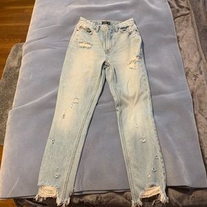 A&F Light Wash Mom Jeans!! ☆